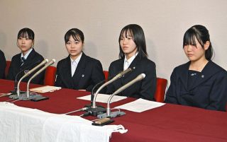 「100年たとうが伝えることが重要」被爆の記憶継承に決意　高校生平和大使がノーベル賞授賞式出席を報告