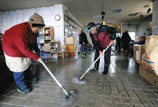 石川・珠洲で最後の「自主避難所」が閉鎖　住民ら大掃除「ちょっと寂しいね」　能登半島地震・能登豪雨