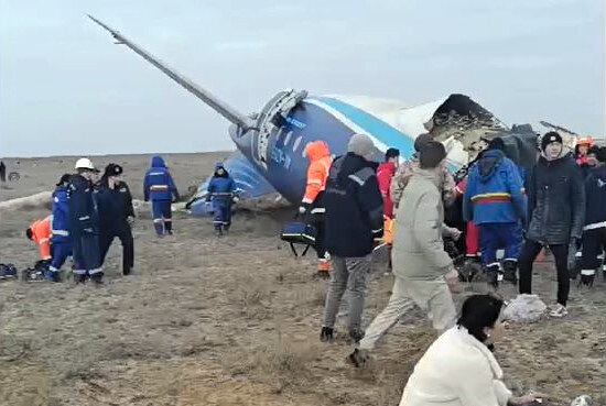 カザフスタンで旅客機が墜落、38人死亡　ロシア・チェチェン行き